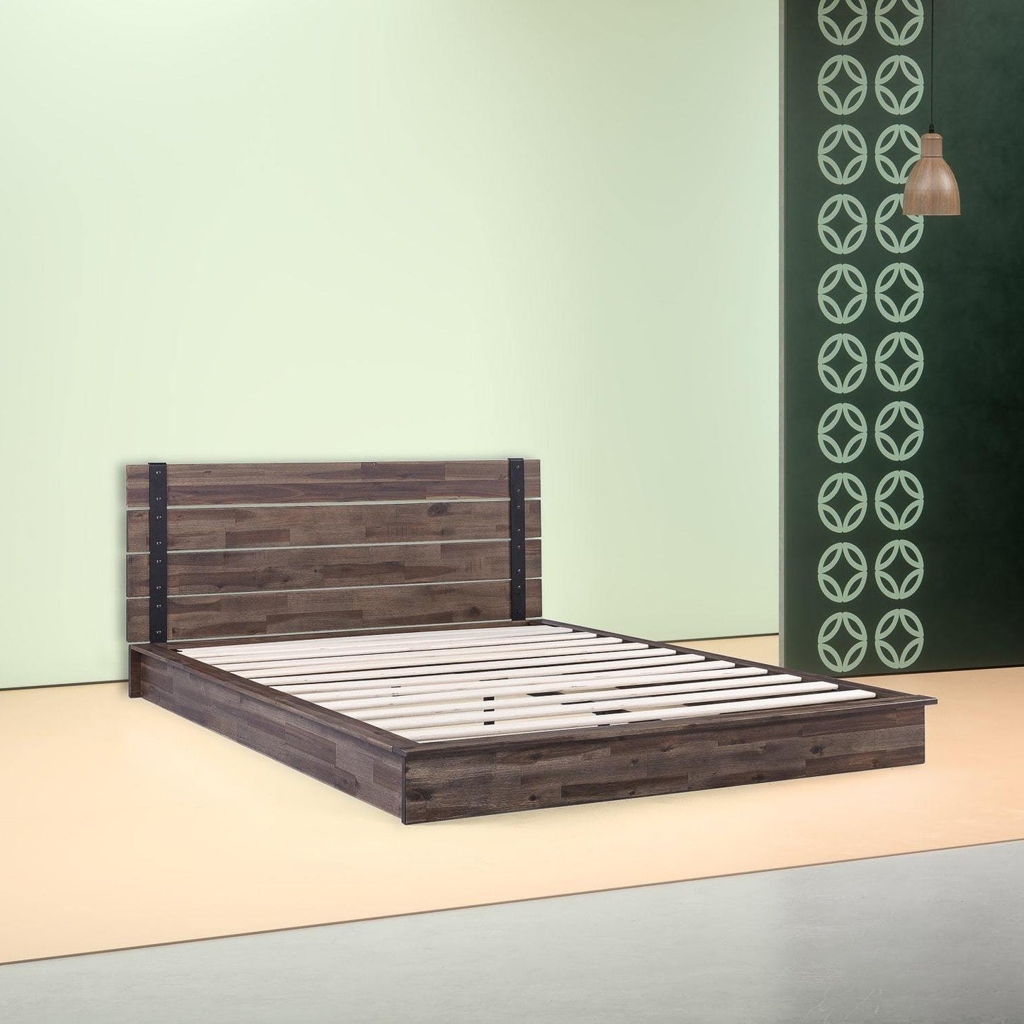 Estructura de cama de plataforma baja industrial de madera estilo rústico tamaño King