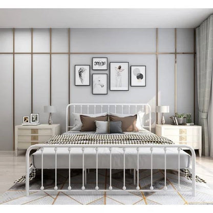 Marco de cama de plataforma King de metal blanco con cabecera y pie de cama de esquinas redondeadas