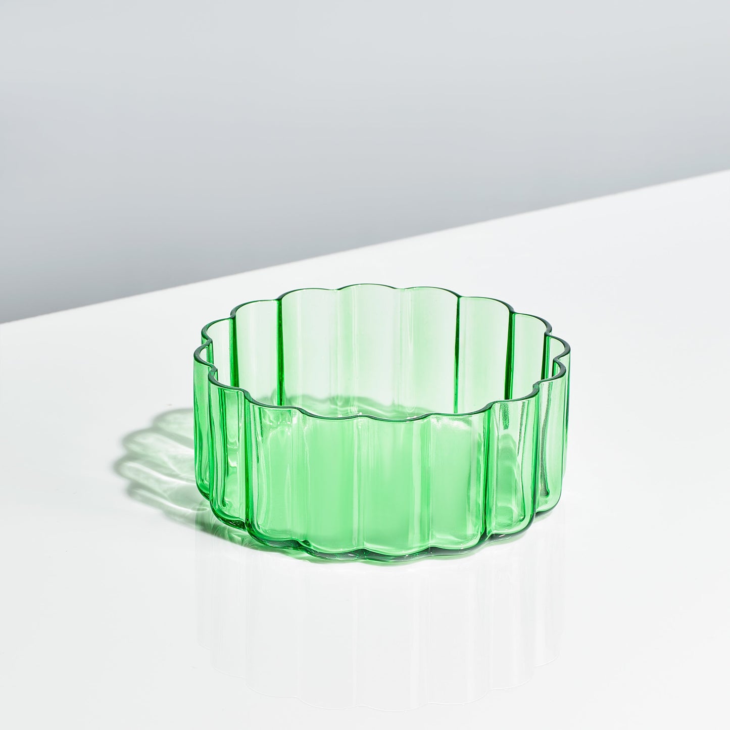 Elegant Set Of Two Clear Glass Flower Bowls