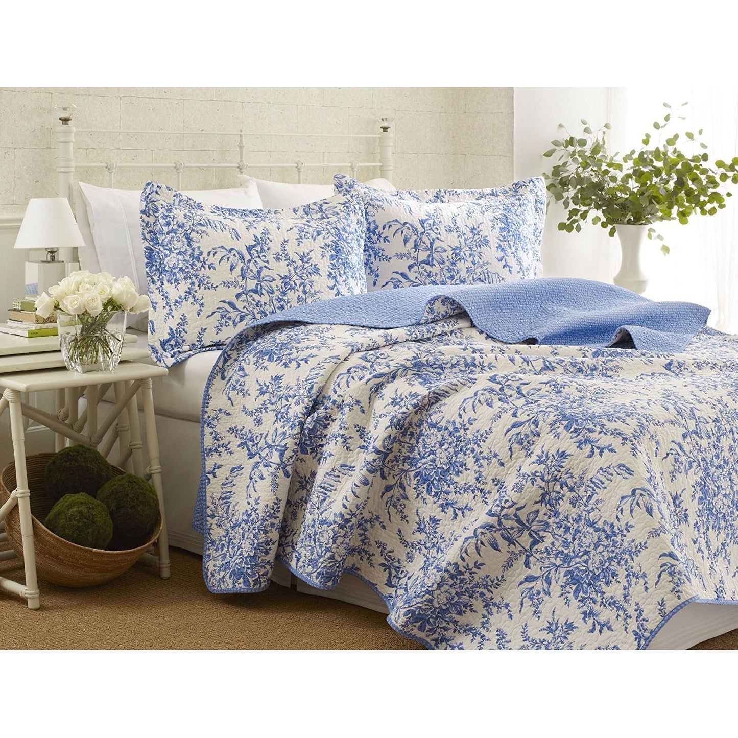 King size 100-Percent Cotton Quilt Bedspread Set with Blue White Floral Leaves Pattern - Tampa Home & Garden Store