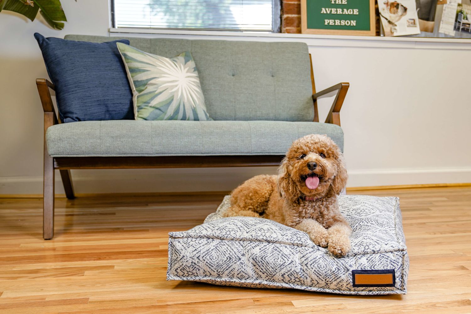 Lounger Pet Bed in Sapphire Spaniel - Tampa Home & Garden Store