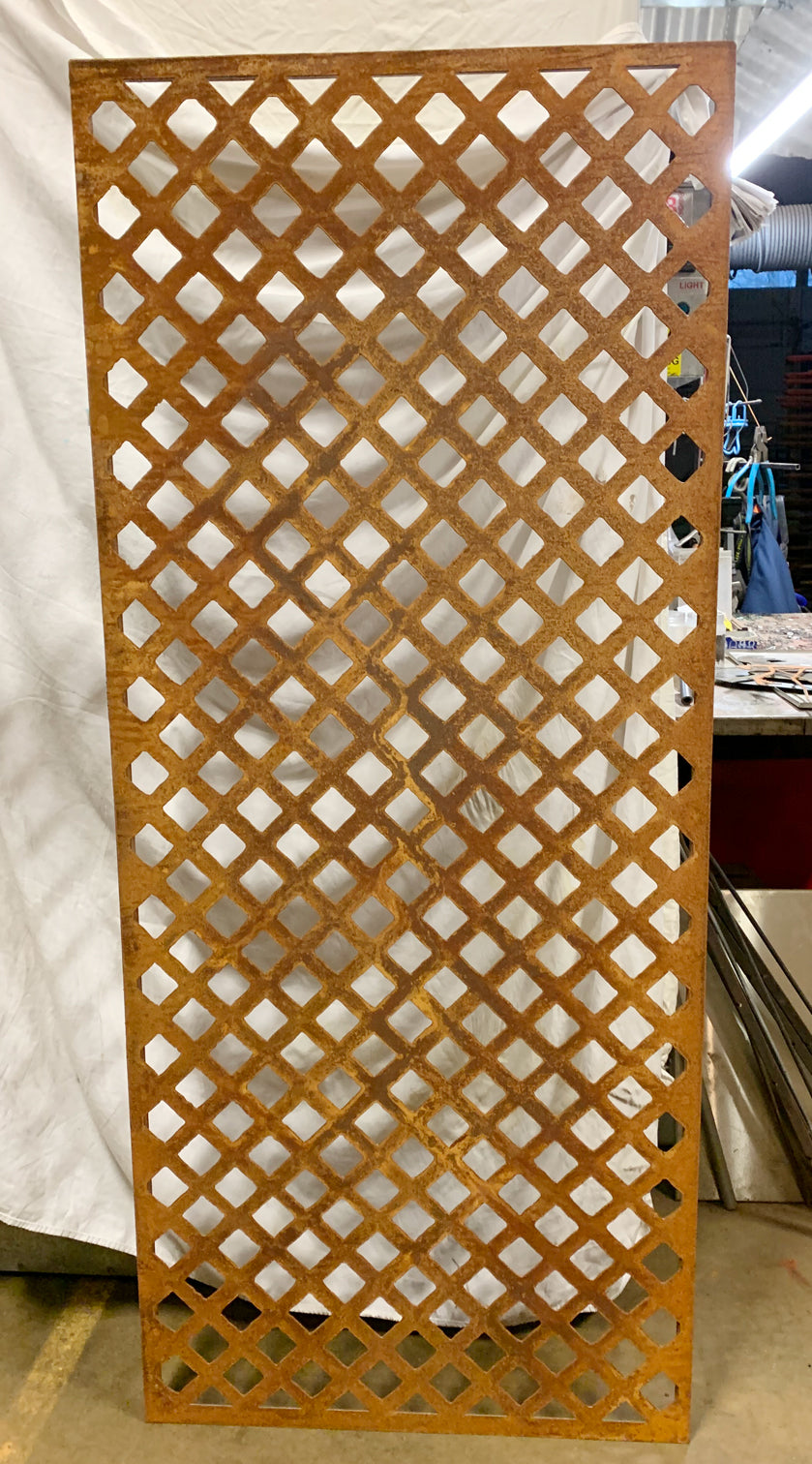 Outdoor metal privacy panel rusted steel with diamond lattice by Rustica Ornamentals for patios on Tampa Home & Garden Store