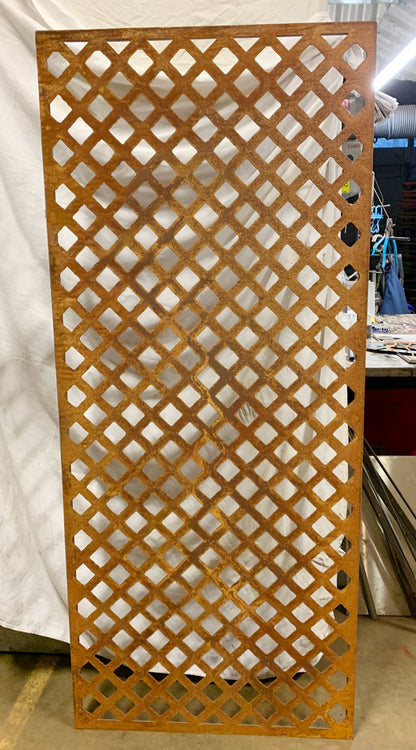 Outdoor metal privacy panel rusted steel with diamond lattice by Rustica Ornamentals for patios on Tampa Home & Garden Store