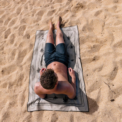 Oversized Palm Beach Towel with Vintage Design