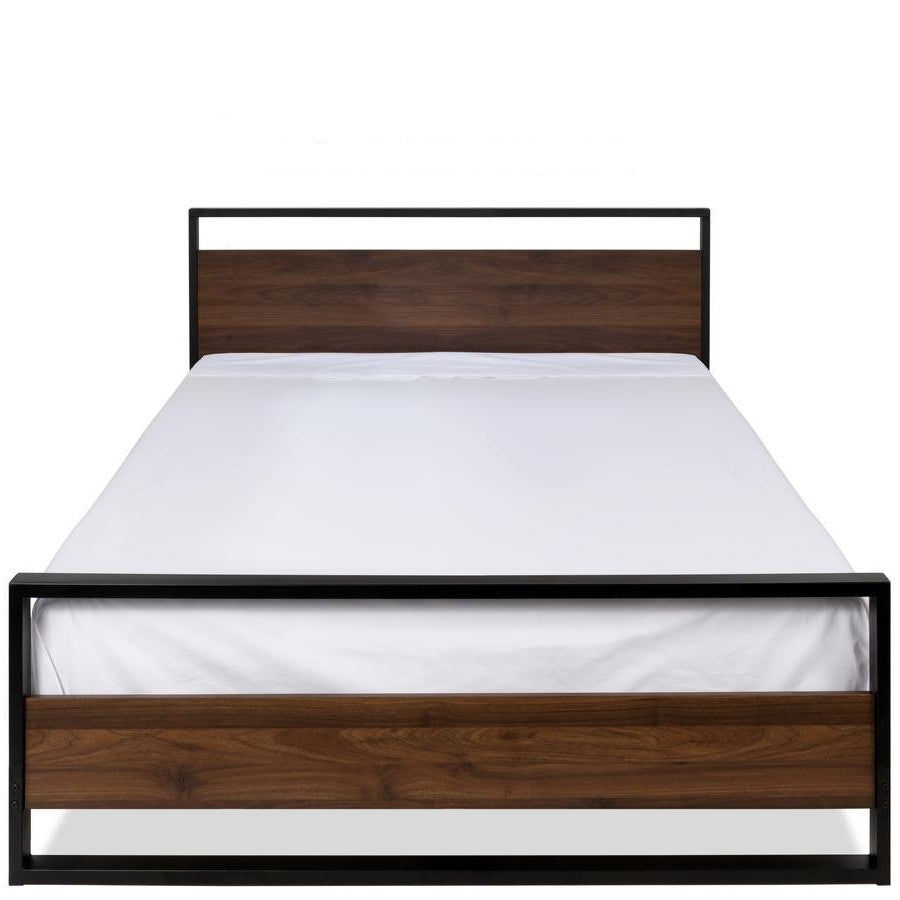 Cama de plataforma de metal y madera de perfil bajo tamaño Queen estilo casa de campo moderna