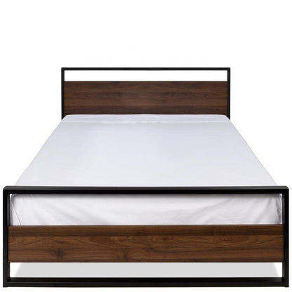 Cama de plataforma de metal y madera de perfil bajo tamaño Queen estilo casa de campo moderna