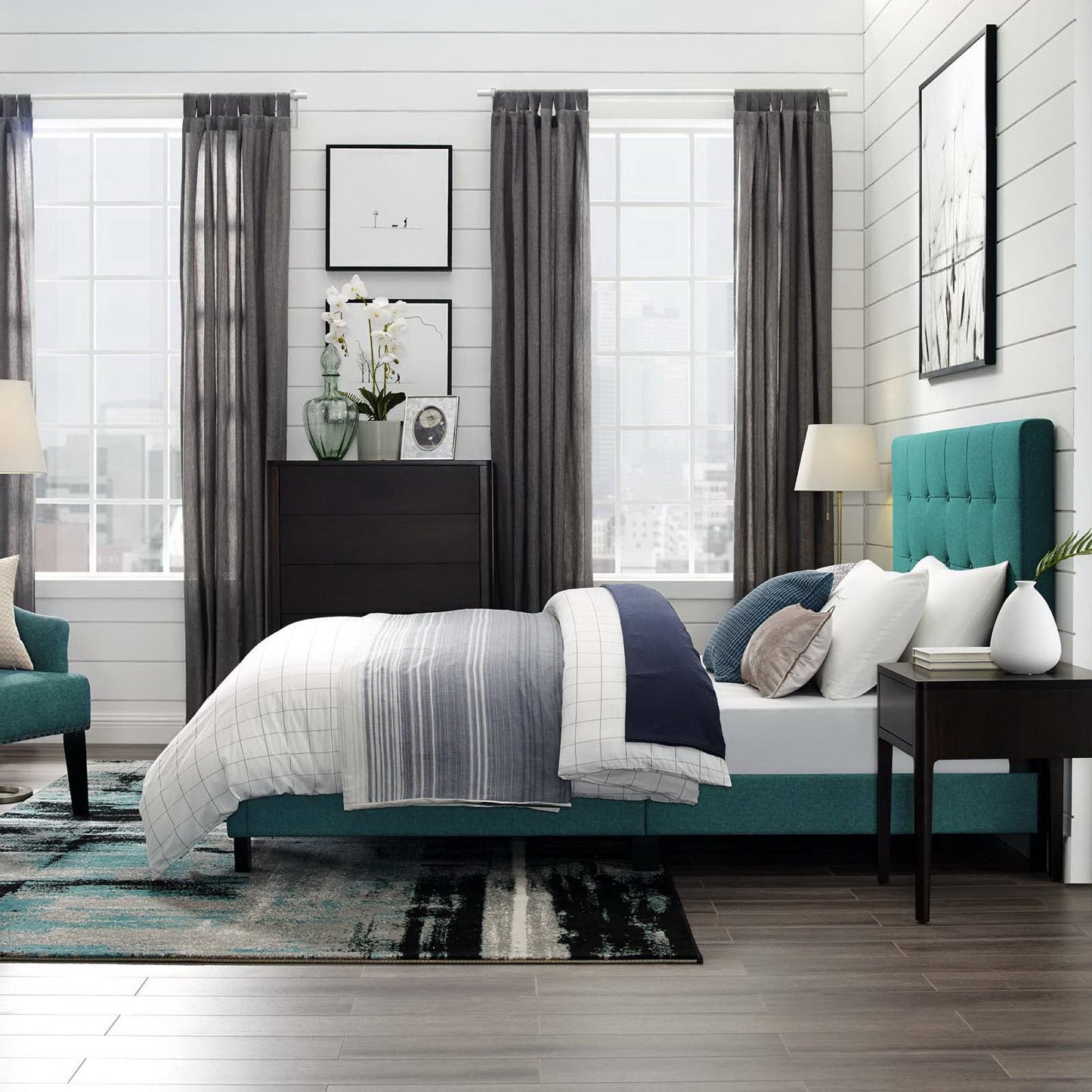 Melanie Tufted and Upholstered Queen Platform Bed