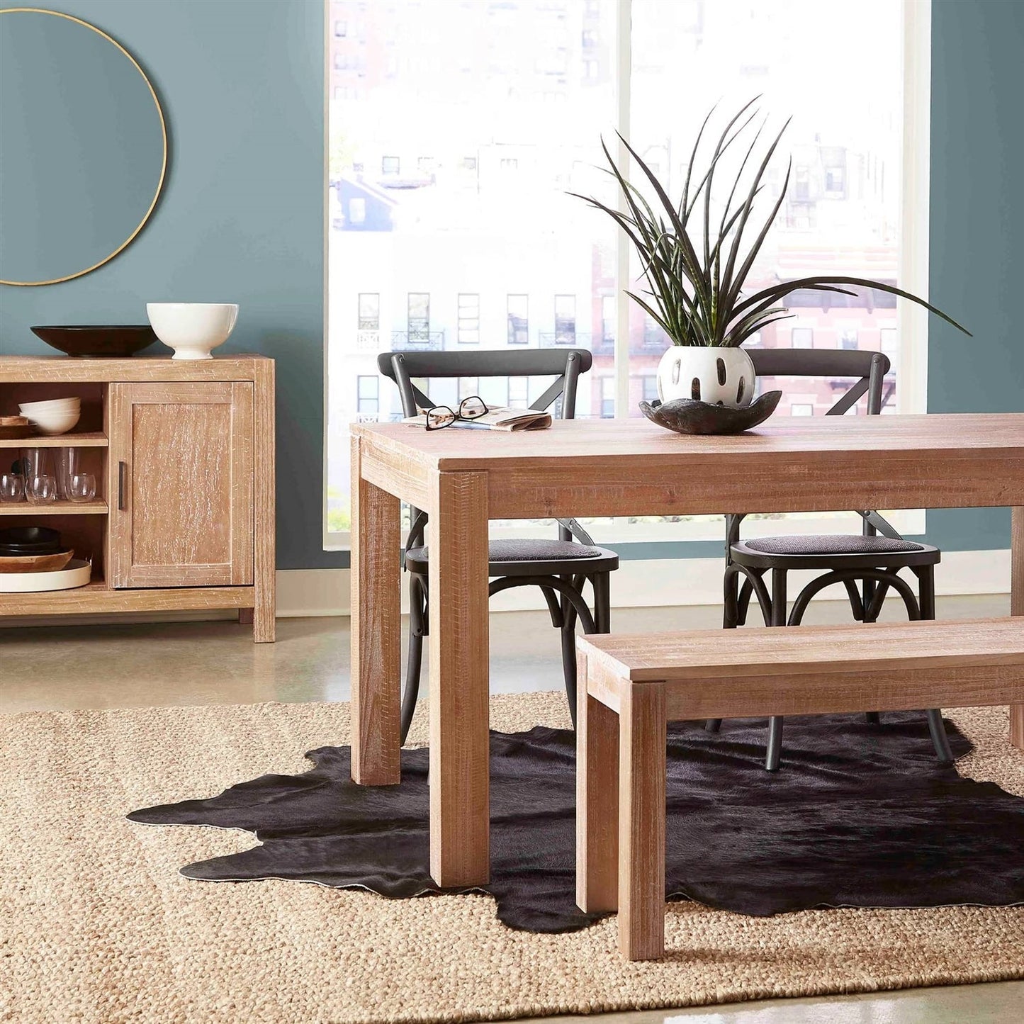 Mesa de Comedor de Madera Maciza Estilo Granja Moderna de 63 Pulgadas con Acabado Rústico Marrón Claro