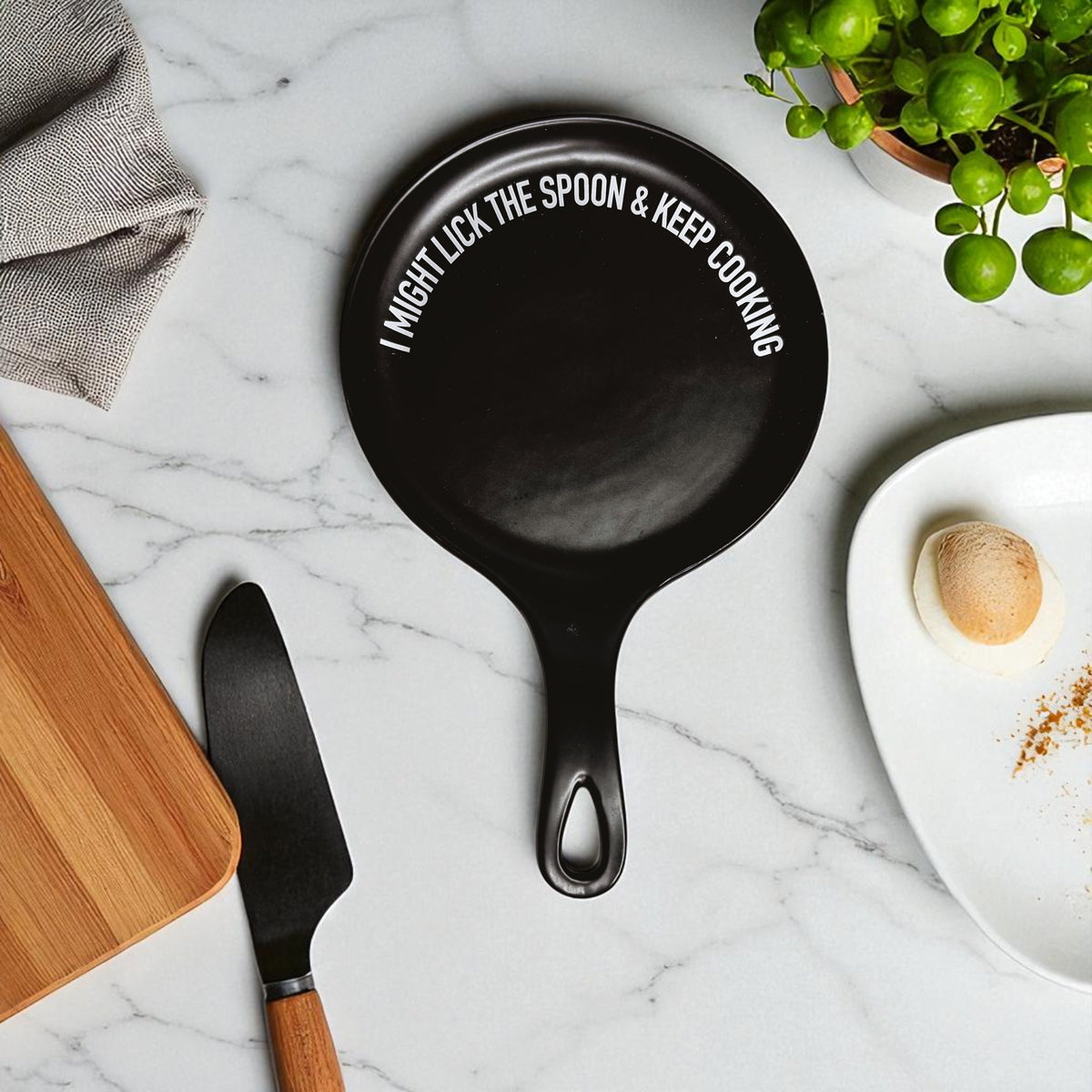 Lick the Spoon & Cook spoon rest by Gia Roma, black round kitchen accessory on Tampa Home & Garden Store