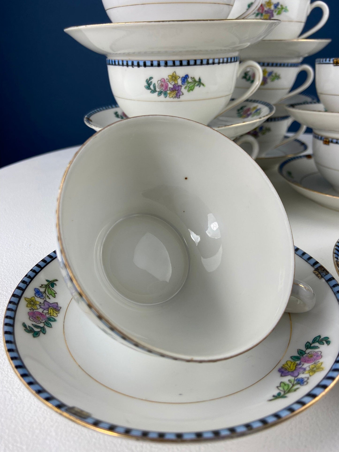 Noritake Dinner Set. Sheridan U.S. Design. 4 Dinner Plates, Large Oval Serving Bowl, 8 Cups & Saucers. Classic Minimal Look. - Tampa Home & Garden Store