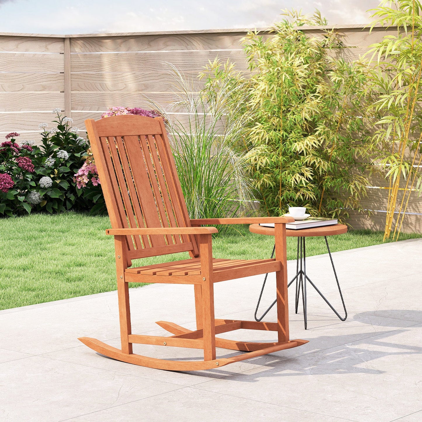Mecedora de exterior de madera maciza con respaldo alto y asiento de listones