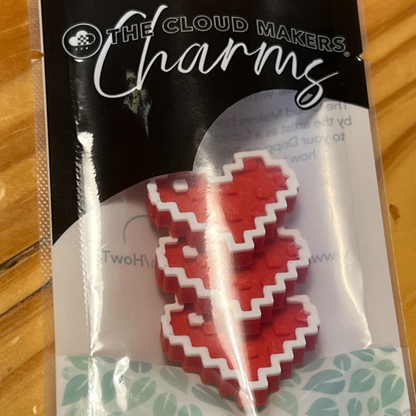 Set de dije de nube de lluvia goteante tormentosa con corazón pixelado