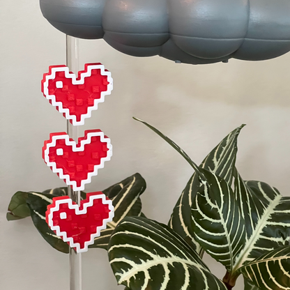 Set de dije de nube de lluvia goteante tormentosa con corazón pixelado
