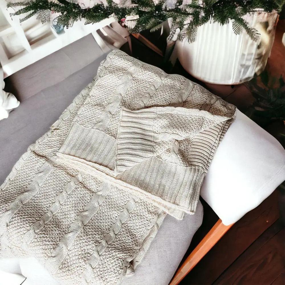 Cozy Ivory Cable Knit Throw Blanket for Home