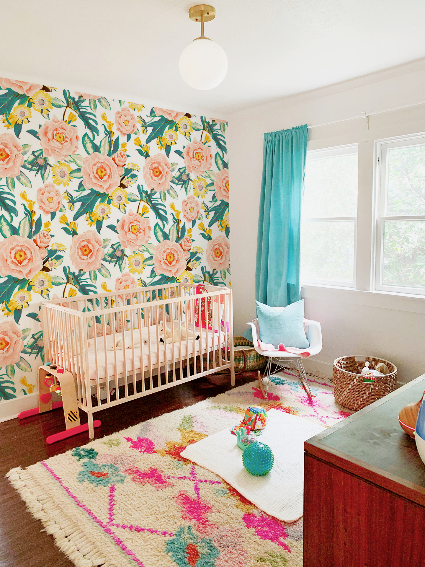Posh Posy Wallpaper, white - Tampa Home & Garden Store