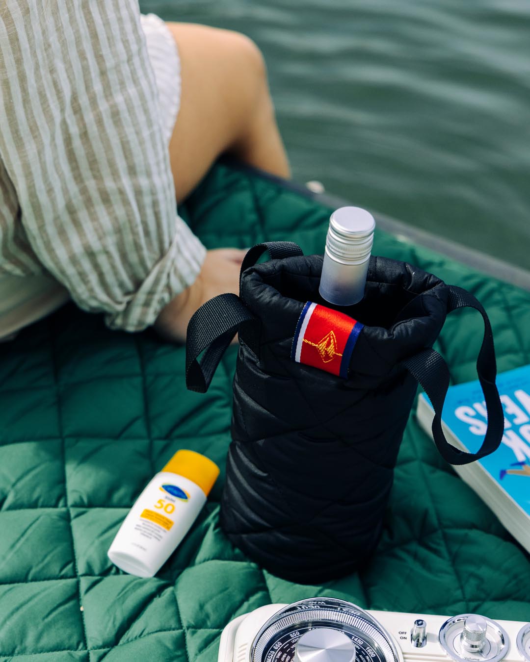 Couverture matelassée imperméable avec poches | Pretty Rugged