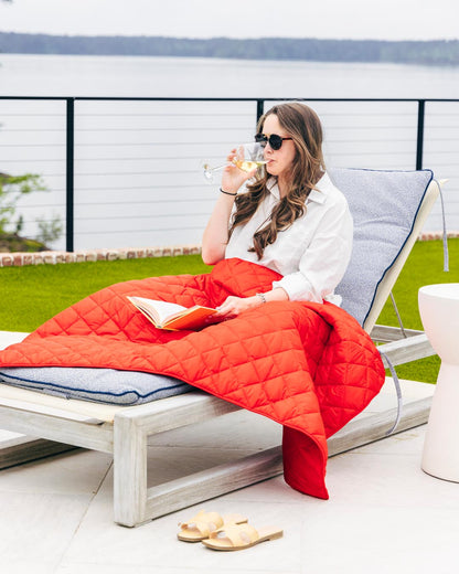 Couverture matelassée imperméable avec poches | Pretty Rugged