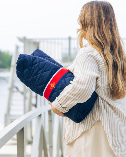 Couverture matelassée imperméable avec poches | Pretty Rugged