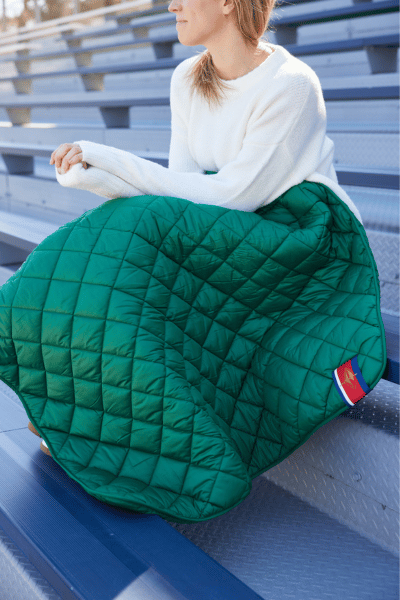 Couverture matelassée imperméable avec poches | Pretty Rugged