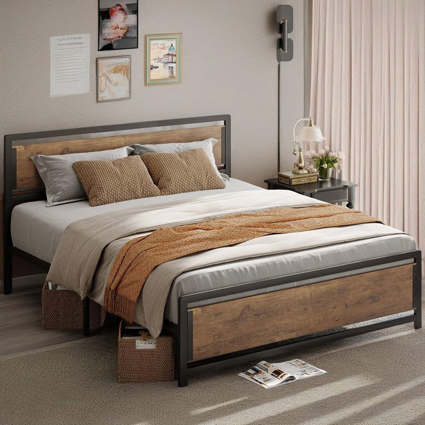 Cama Queen con Base de Plataforma Moderna de Metal y Madera de Estilo Industrial con Cabecero y Pie de Cama