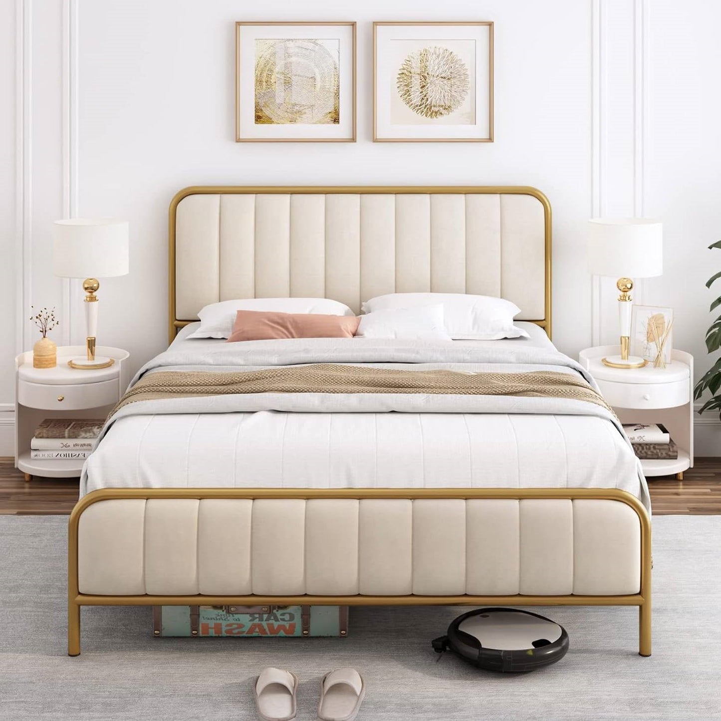 Estructura de cama de plataforma de metal dorado tamaño Queen con cabecero tapizado en blanco roto