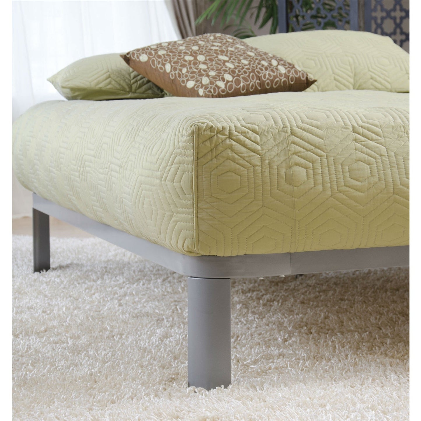 Marco de cama de plataforma de metal Luna tamaño Queen con listones de madera