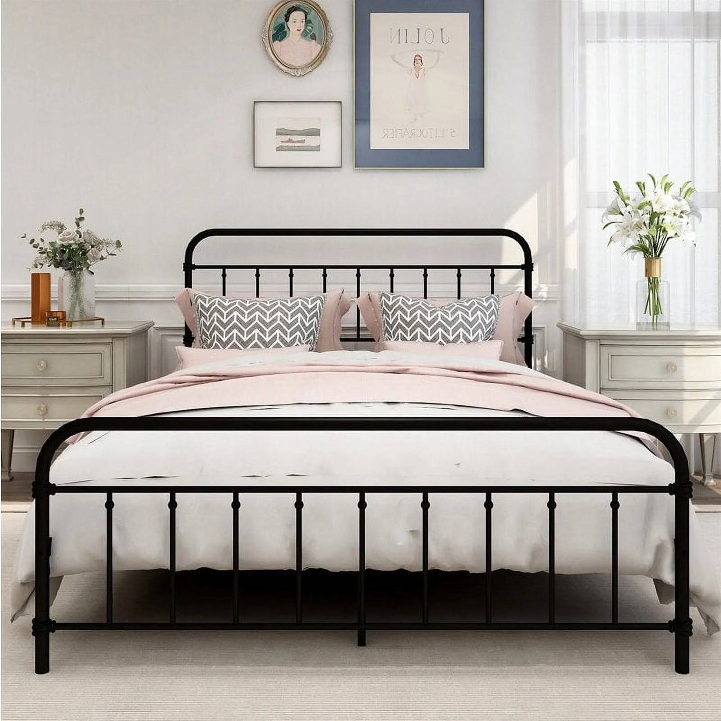 Base de cama Queen Classic Farmhouse de metal negro con cabecero y piecero redondeados