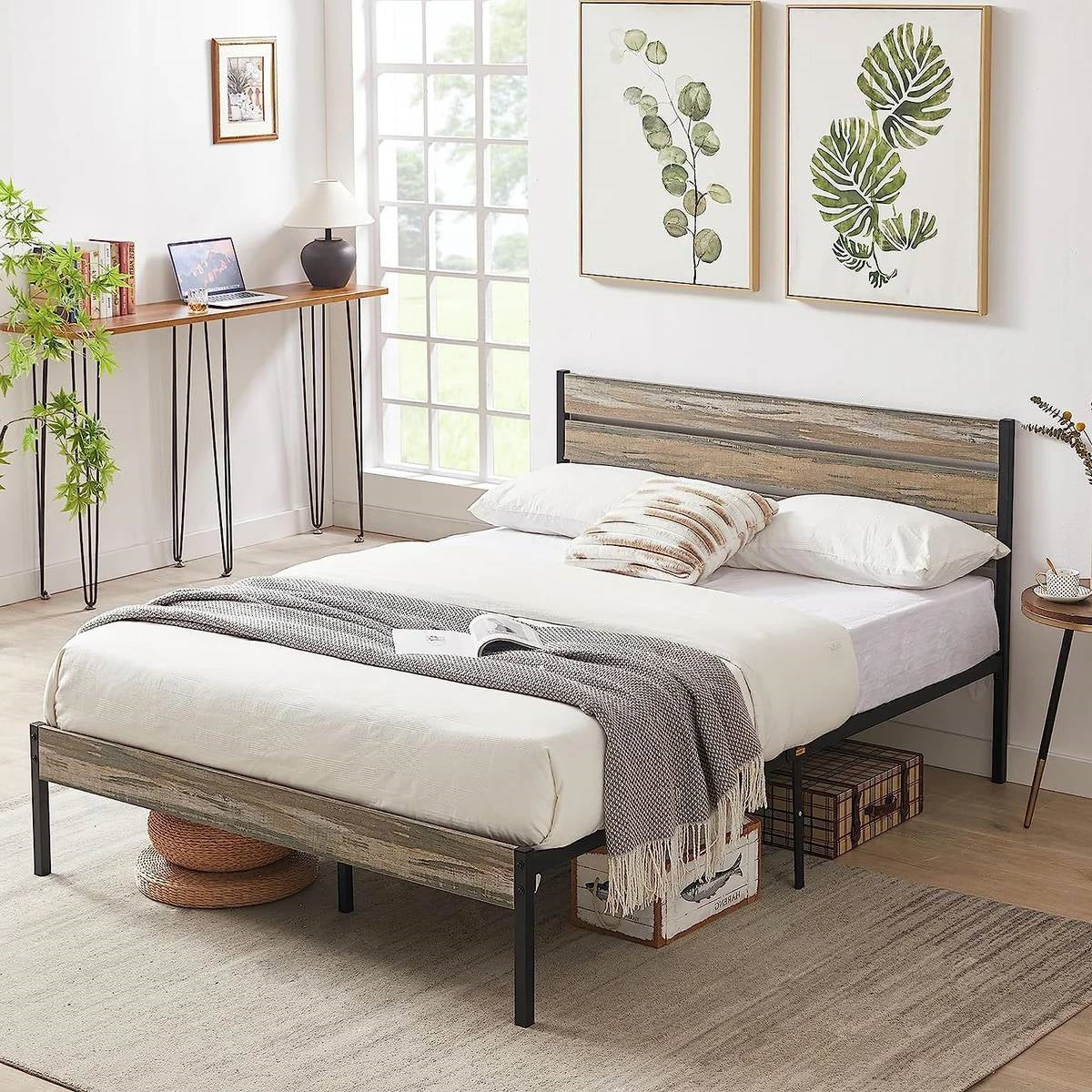 Base de cama tipo plataforma Queen industrial rústica de madera y metal con cabecero