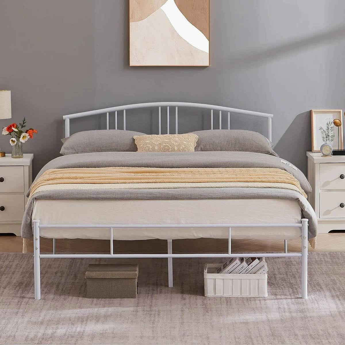 Base de cama Queen Size de metal blanco con cabecero arqueado