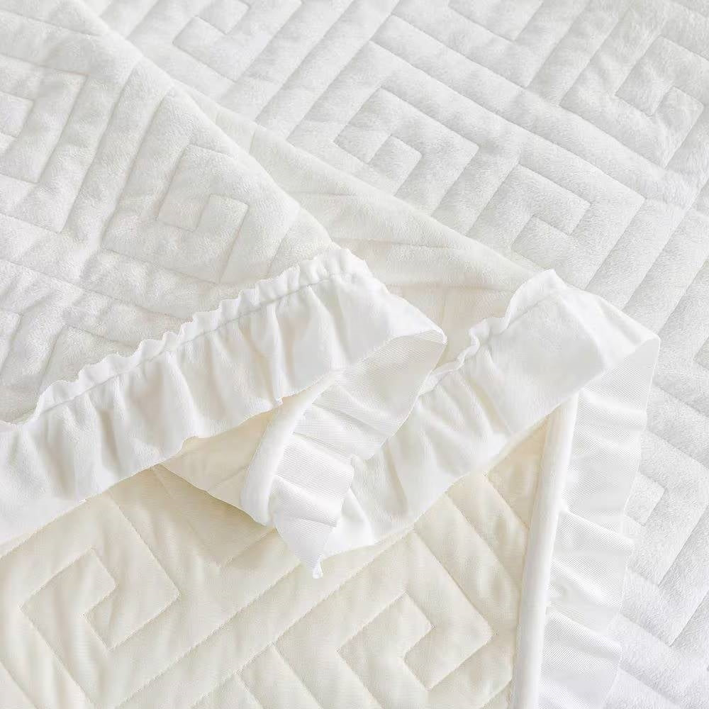 Queen size Ivory White Velvet Microfiber Polyester Reversible 3-Piece Quilt Set - Tampa Home & Garden Store