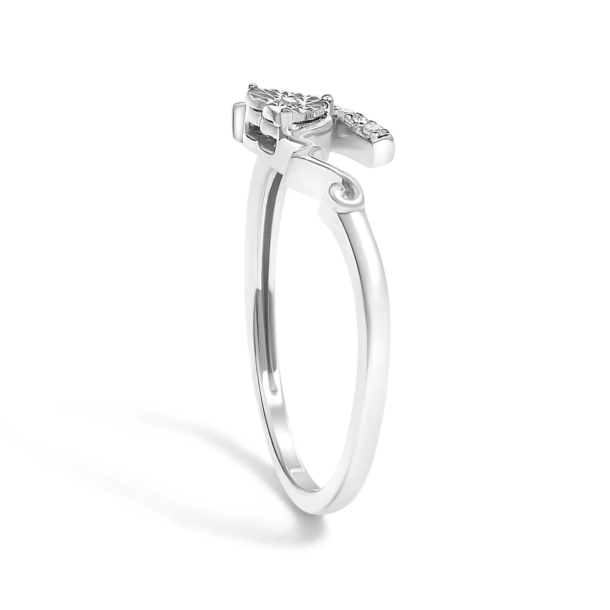 Sterling silver .925 MOM heart ring with diamond accent, size 7, by Bids.com on Tampa Home & Garden Store