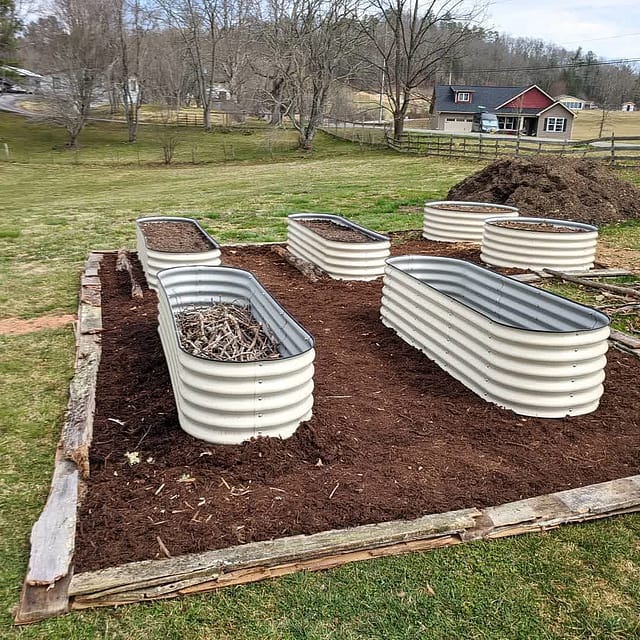 Raised Garden Bed Installation, Assembly, Irrigation - Tampa soil911.com