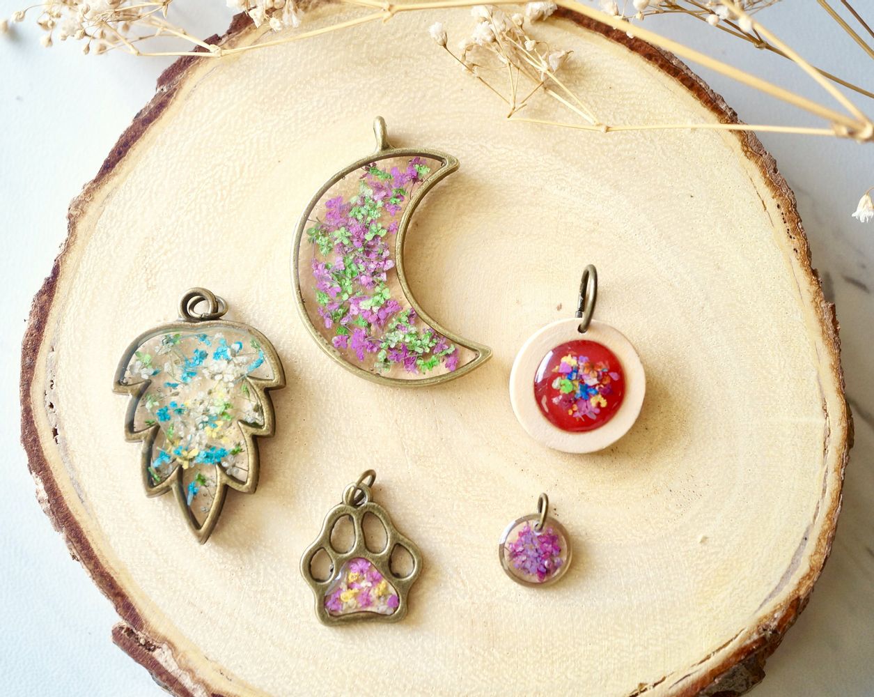 Real Dried Flowers in Resin Necklace, Dog Paw in Pink Yellow White - Tampa Home & Garden Store