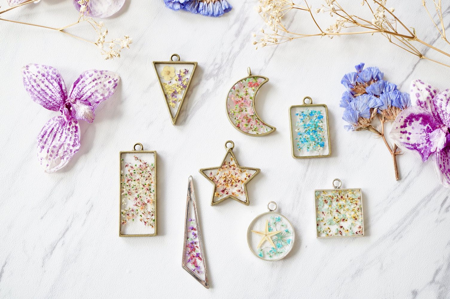 Real Pressed Flowers in Resin, Gold Dog Necklace in Blue and Pink - Tampa Home & Garden Store
