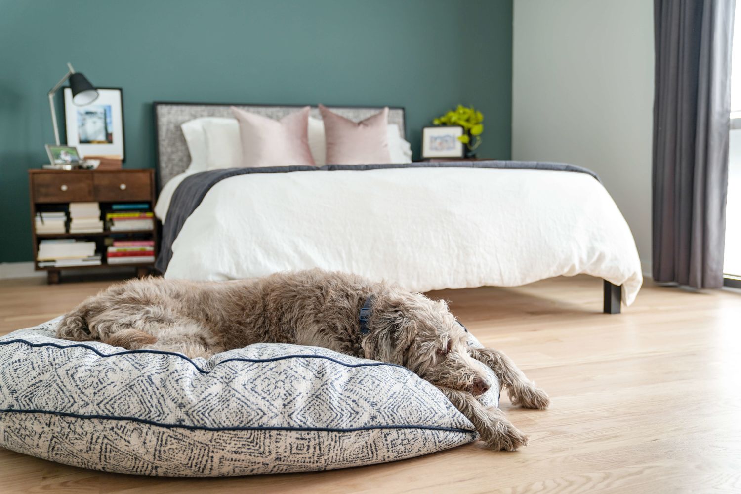 Round Pet Bed in Sapphire Spaniel - Tampa Home & Garden Store
