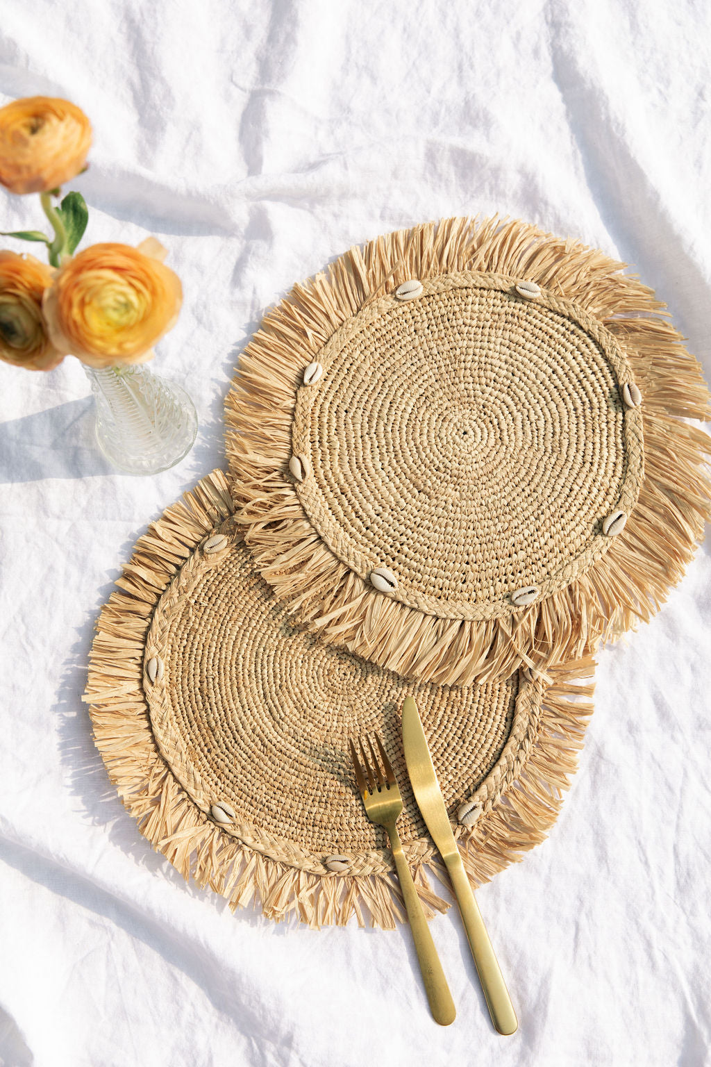 Round natural raffia tabletop with fringes, Woven raffia Placemat - Tampa Home & Garden Store