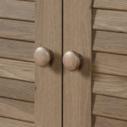 Armario de almacenamiento rústico con puertas de celosía en acabado de madera de roble claro