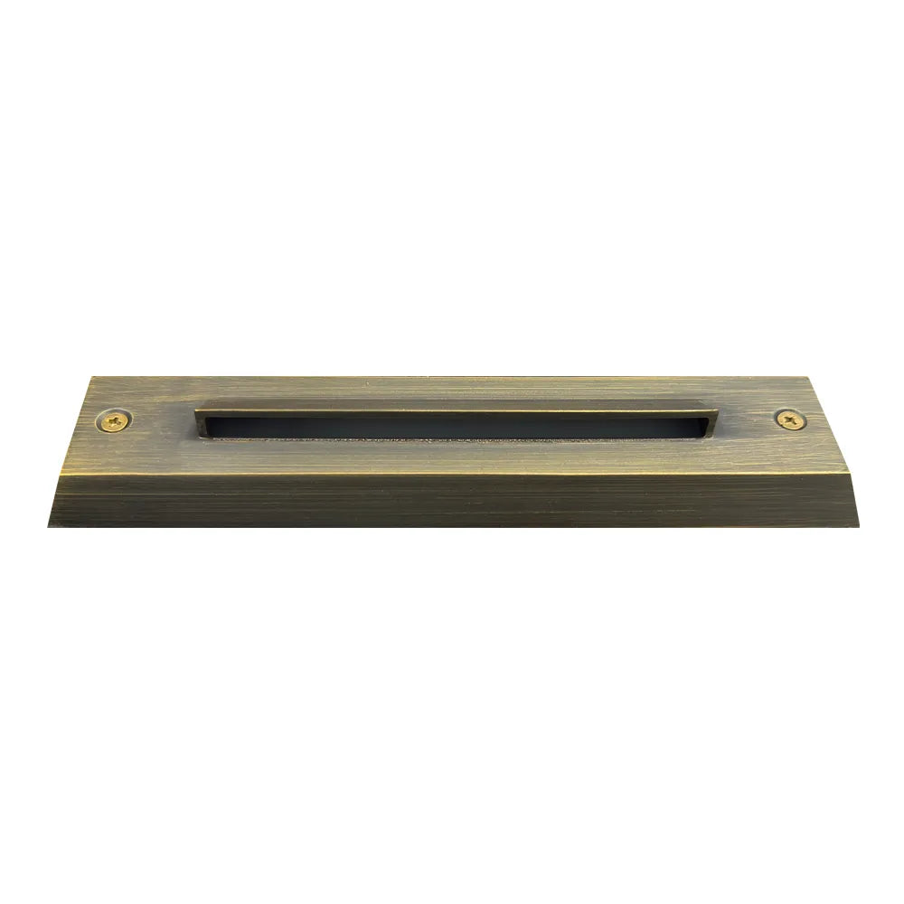 Luz de paso horizontal delgada para interior y exterior de latón fundido con LED STB16 de 2 W para montaje en superficie