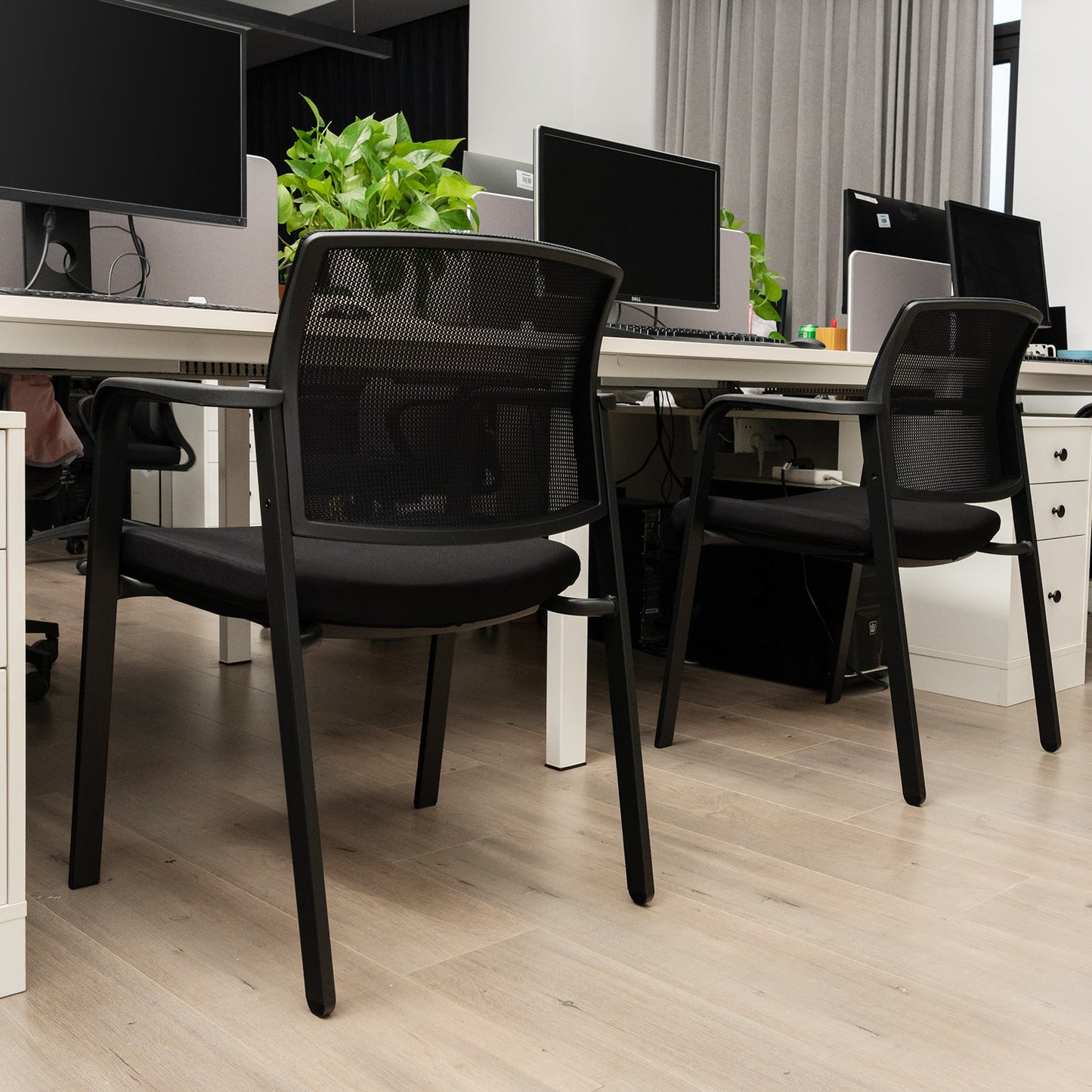 Juego de 2 sillas apilables para sala de espera con asiento acolchado - Negro