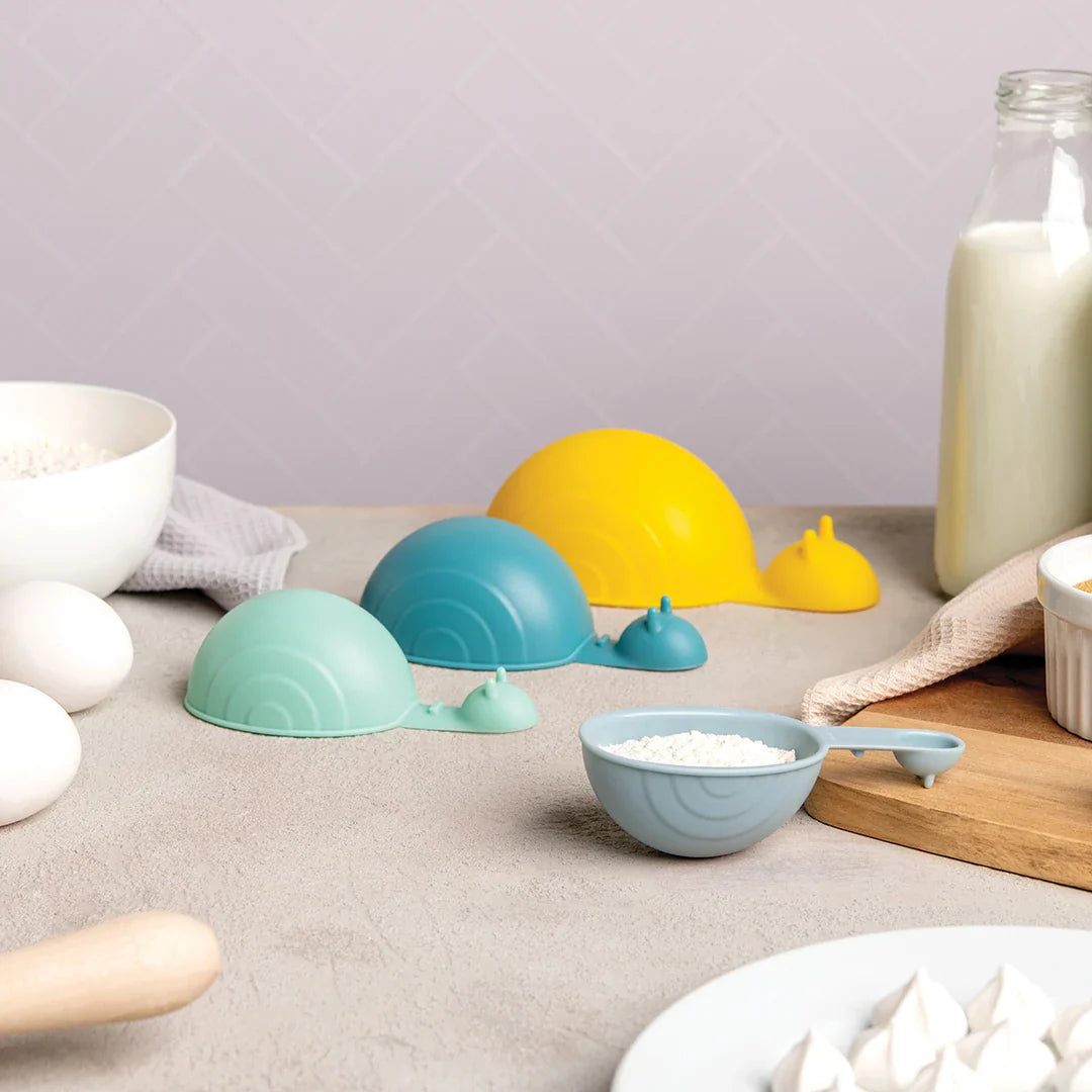 Shelly Measuring Cups & Spoons