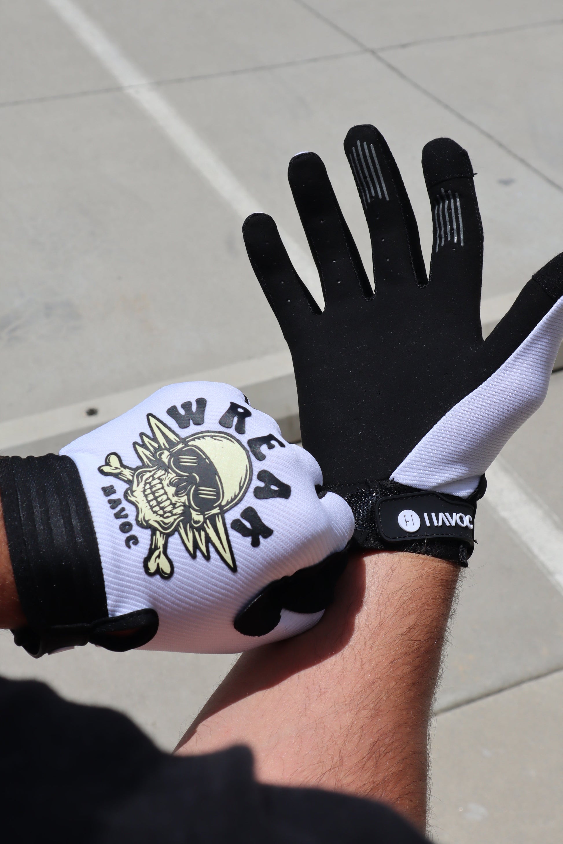 Skull and Crossbones Gloves - Tampa Home & Garden Store