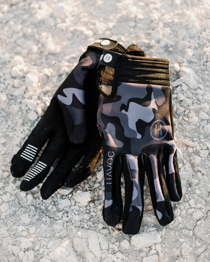 Stealth Camo Gloves - Tampa Home & Garden Store