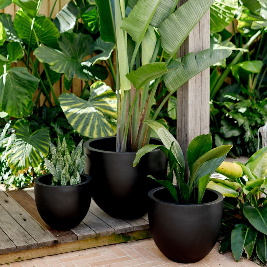 The Tub Egg-Shaped Planter | Classic Fiberglass Pot