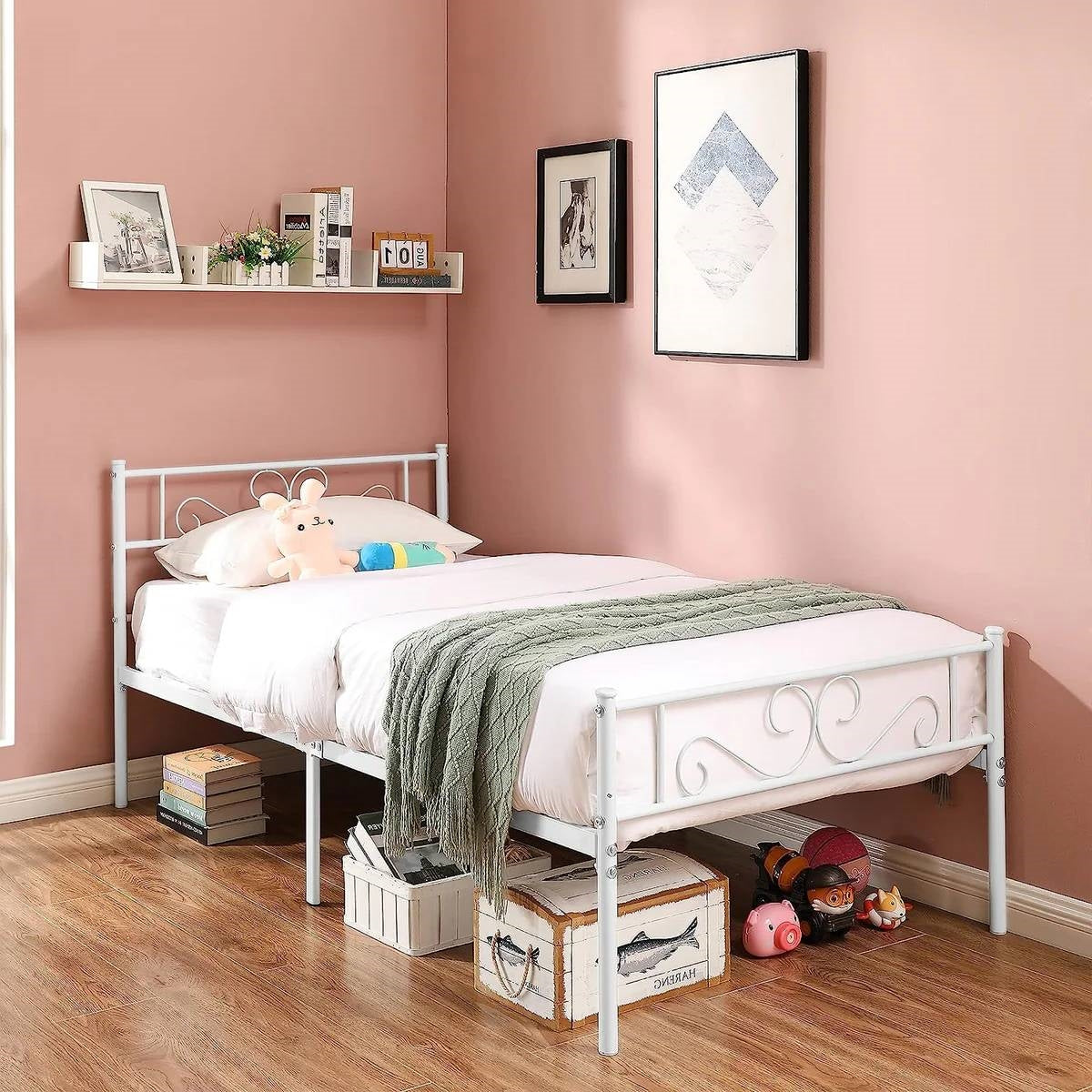 Base de cama doble de plataforma de metal blanco con cabecero y piecero