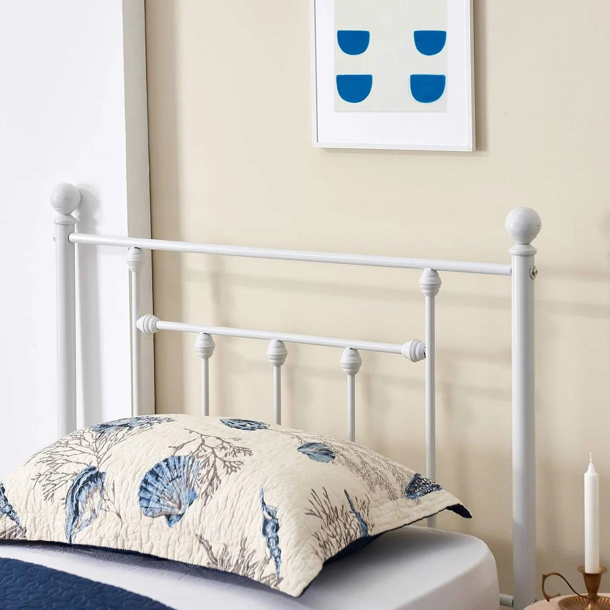 Base de cama individual de metal blanco estilo victoriano con cabecera y pie de cama