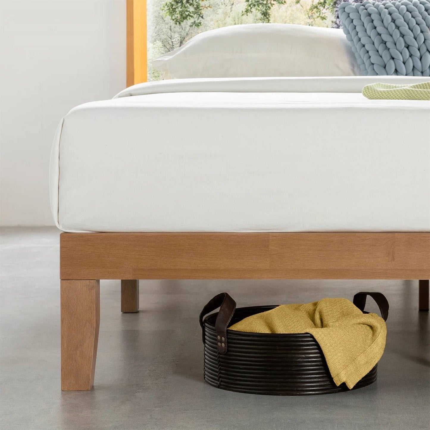 Base de cama tipo plataforma Twin XL de madera maciza con acabado de madera natural