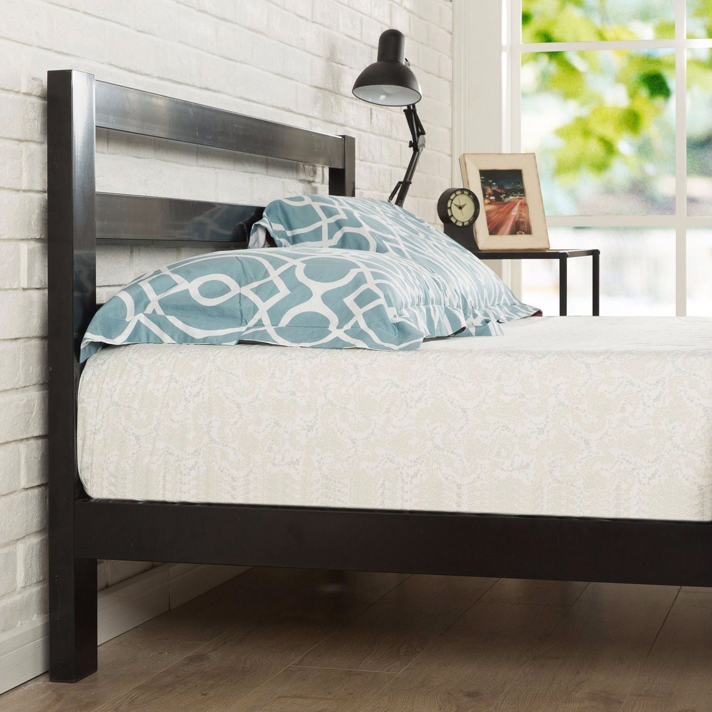 Base de cama moderna de metal tamaño Twin con cabecero y listones de madera de soporte