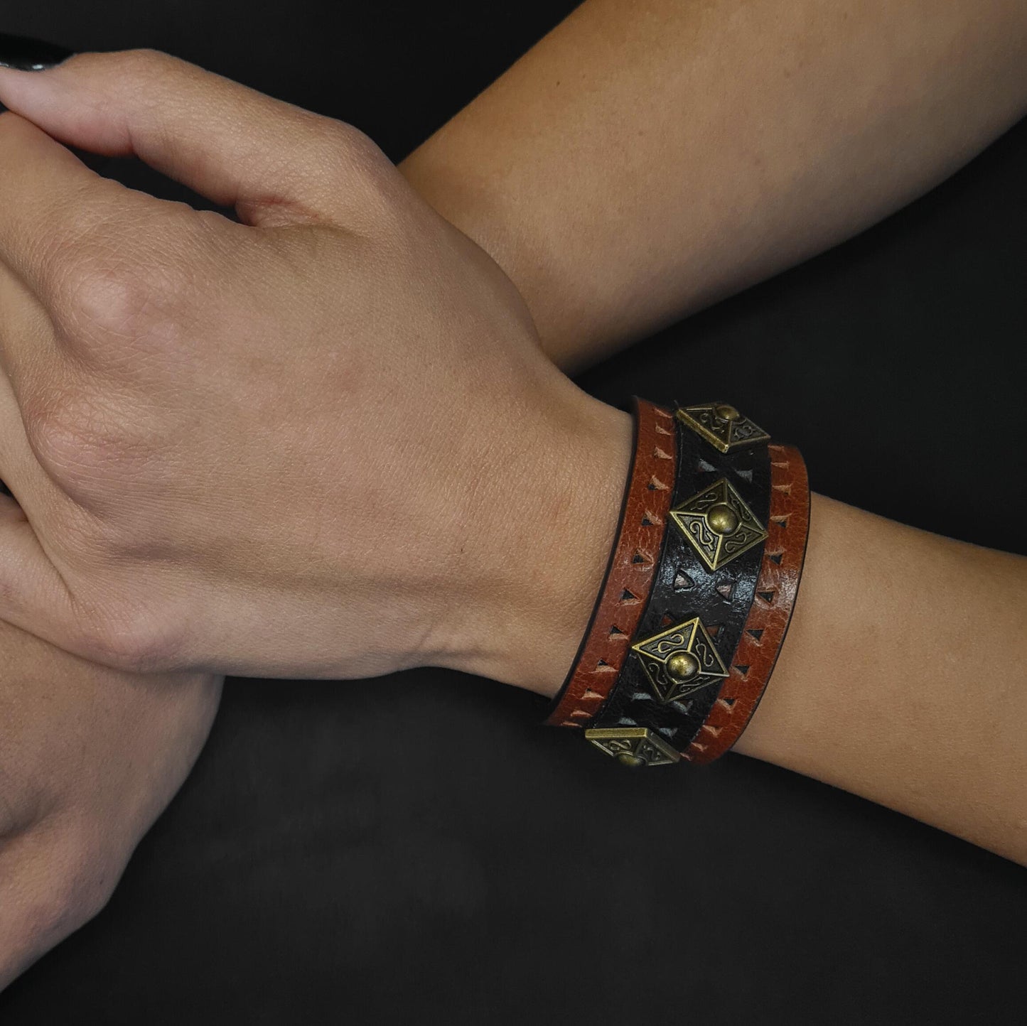 The ''Balteus'' bracelet - Tampa Home & Garden Store