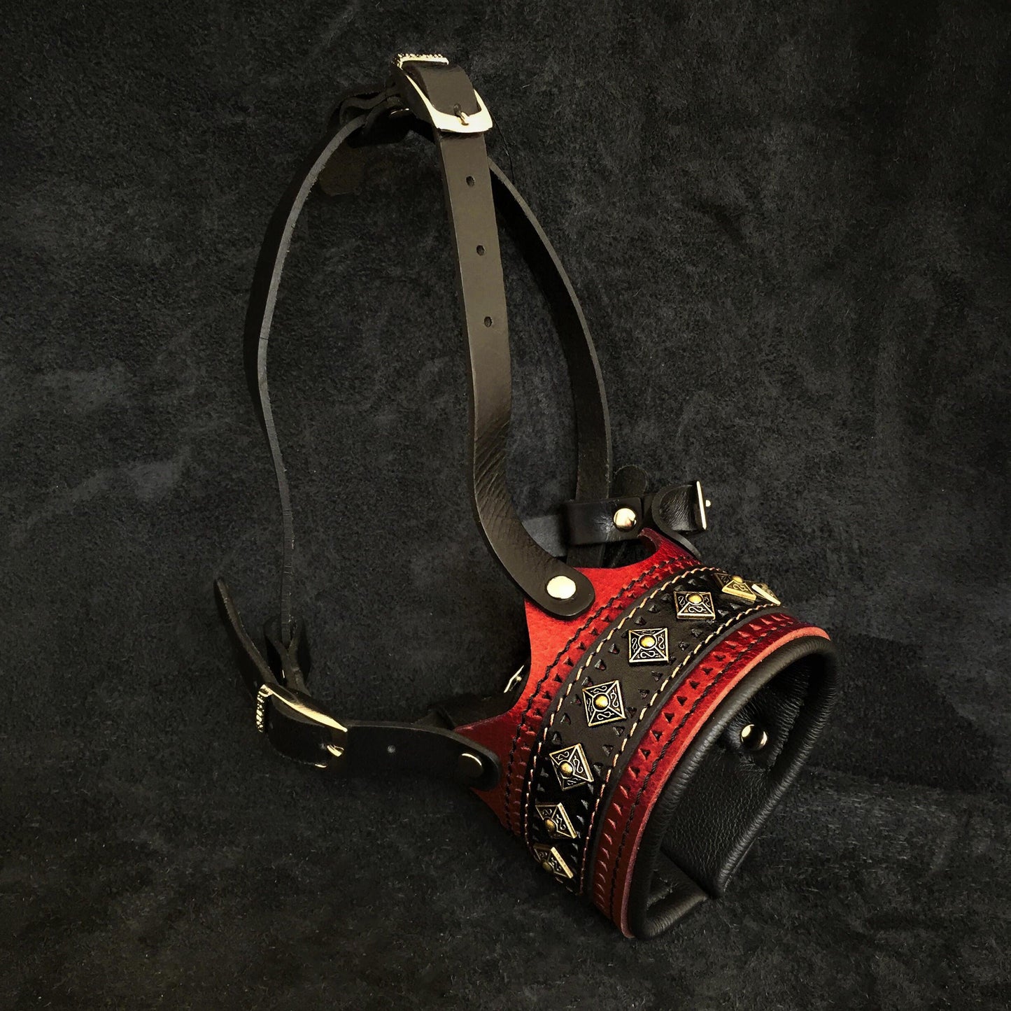 The "Balteus" leather muzzle RED - Tampa Home & Garden Store