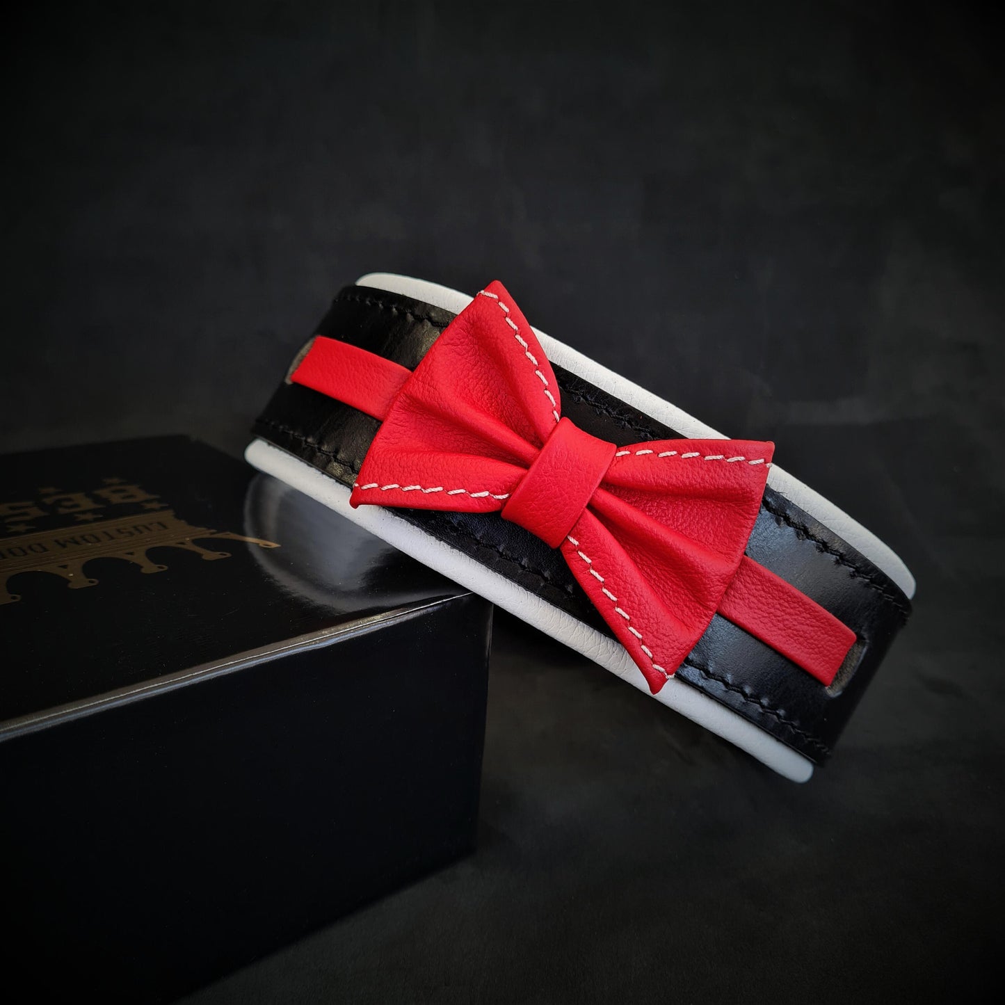 The "Bowtie" collar black - Tampa Home & Garden Store